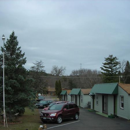 Deer Trail Motel วิสคอนซินเดลส์ ภายนอก รูปภาพ