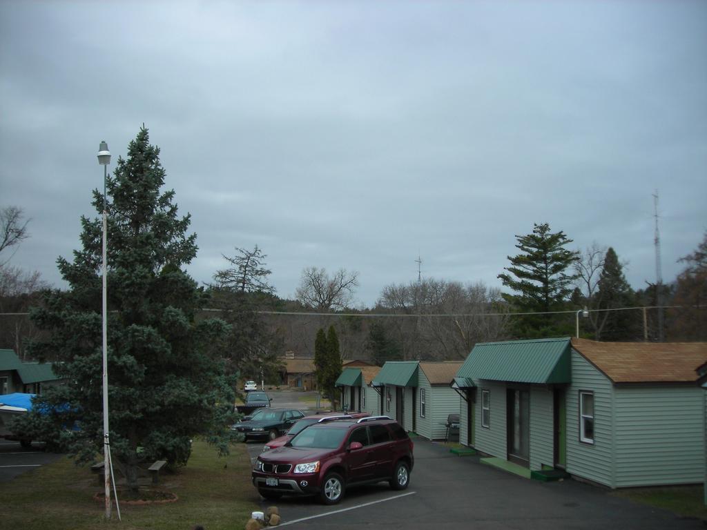 Deer Trail Motel วิสคอนซินเดลส์ ภายนอก รูปภาพ