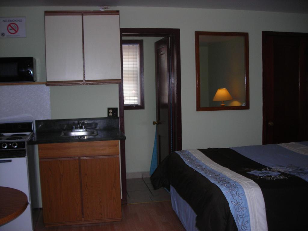 Deer Trail Motel วิสคอนซินเดลส์ ห้อง รูปภาพ