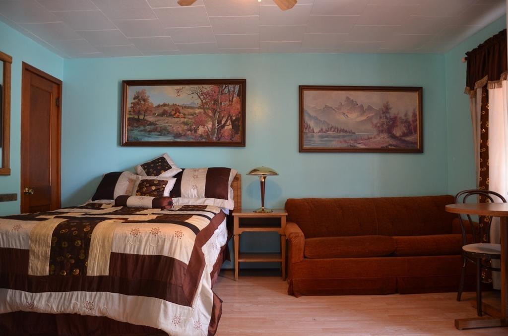 Deer Trail Motel วิสคอนซินเดลส์ ห้อง รูปภาพ