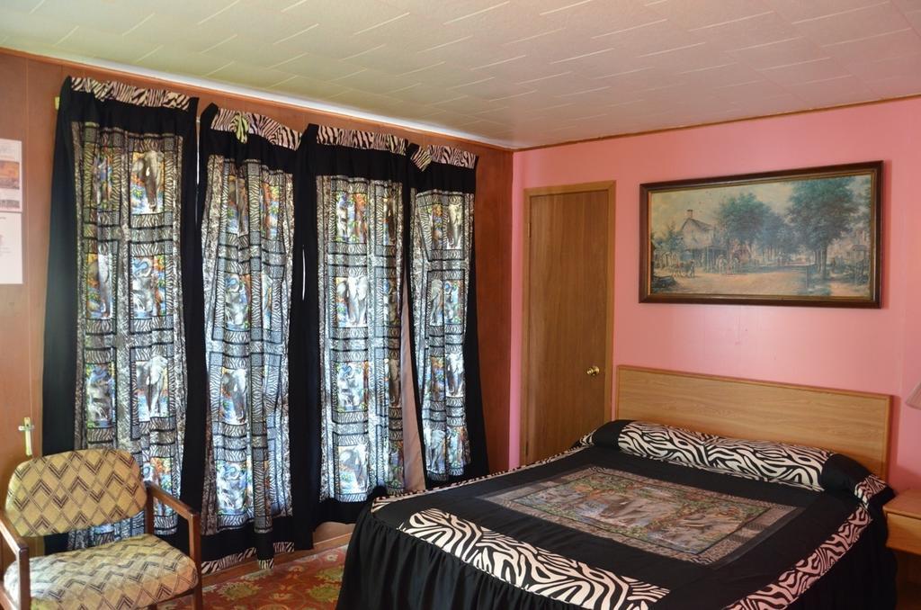 Deer Trail Motel วิสคอนซินเดลส์ ห้อง รูปภาพ