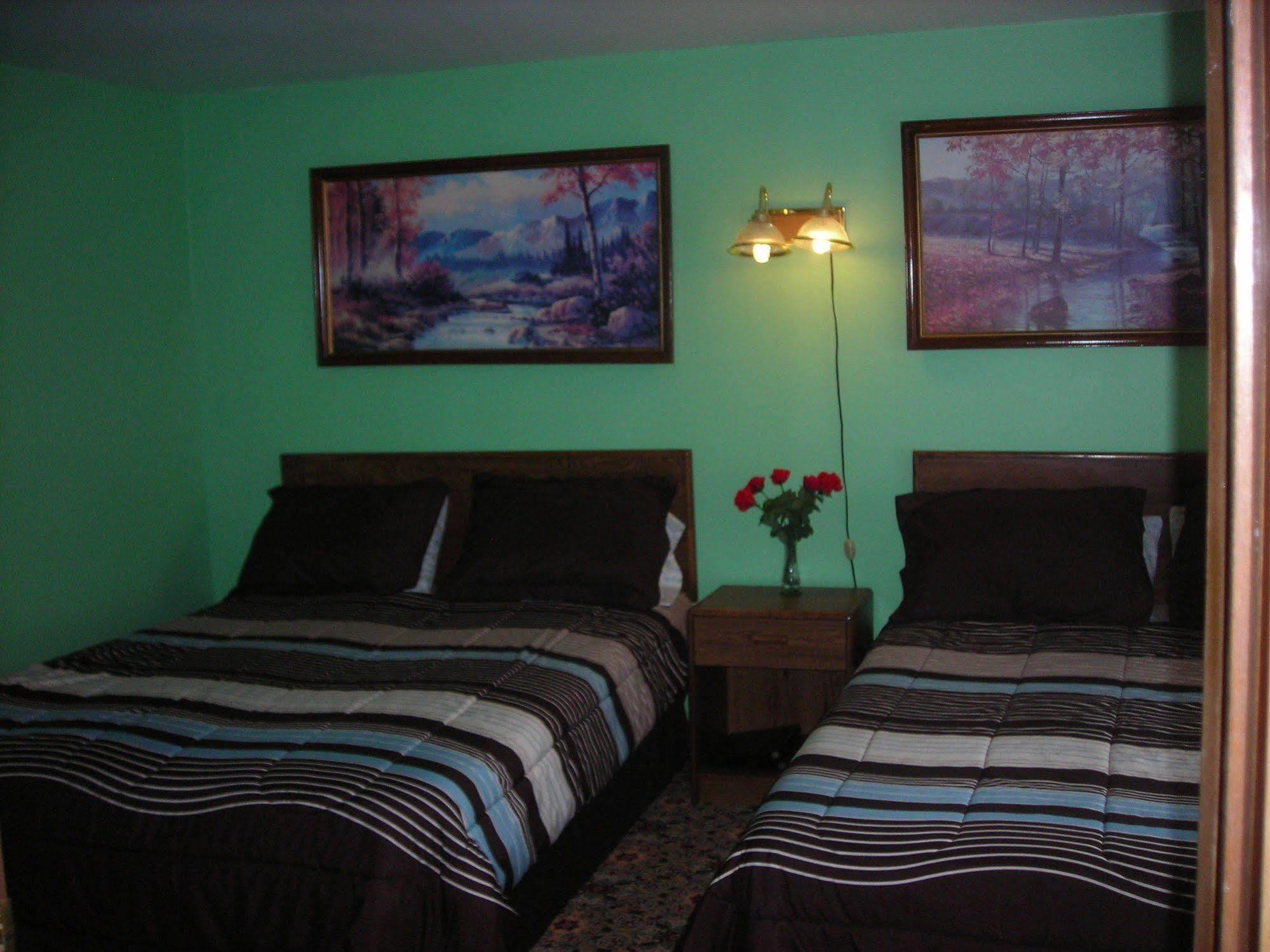 Deer Trail Motel วิสคอนซินเดลส์ ภายนอก รูปภาพ